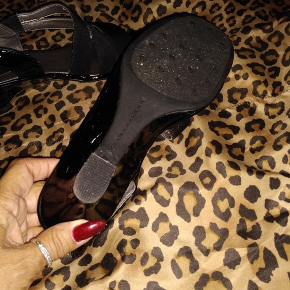 Pumps - Picture 5 of 6